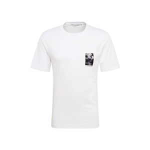 Calvin Klein Jeans Tričko 'GLOSSY CHEST PHOTO REG TEE' čierna / biela vyobraziť
