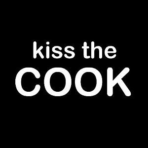 Smešni predpasnik kiss the cook vyobraziť