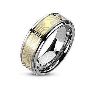 Tungstenový prsteň s pruhom zlatej farby a zebrovým motívom K16.11 vyobraziť