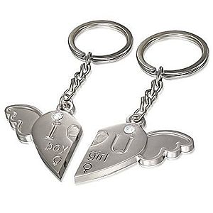 Kľúčenky pre pár - srdce s anjelským krídlom, jemne gravírovaný nápis, zirkóny Z24.18 vyobraziť