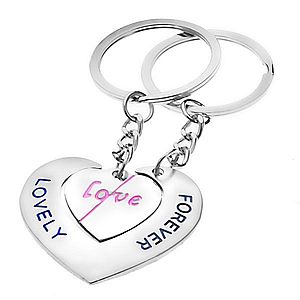 Prívesky na kľúče pre zamilovaných - srdcia s nápismi LOVE a LOVELY FOREVER Y23.11 vyobraziť
