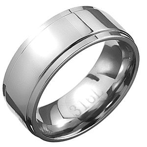 Oceľový prsteň - obrúčka striebornej farby so stredovým pásom C25.3 vyobraziť