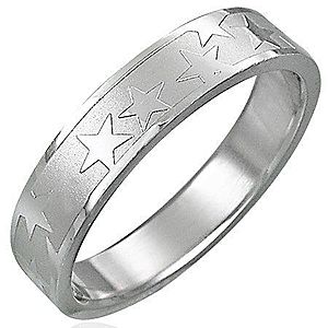 Oceľový prsteň s matným stredovým pásom a hviezdami BB5.1 vyobraziť