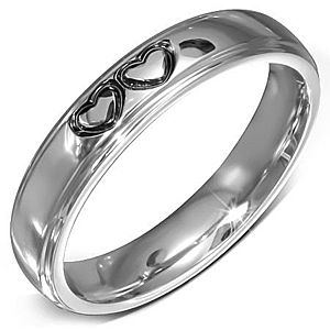 Lesklý oceľový prsteň - hladká obrúčka s dvoma spojenými srdciami BB5.6 vyobraziť