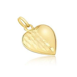 Prívesok zo žltého 14K zlata - pravidelné trojrozmerné srdce, ozdobné ryhy GG12.48 vyobraziť