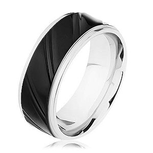 Oceľový prsteň striebornej farby s čiernym pásom, šikmé zárezy HH9.17 vyobraziť