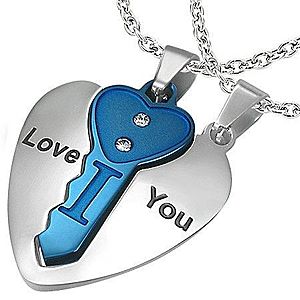 Oceľový dvojprívesok, srdce striebornej farby s modrým kľúčikom, nápis, zirkóny Z8.10 vyobraziť