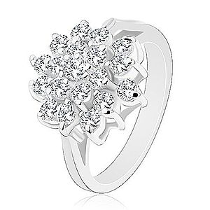 Lesklý prsteň v striebornej farbe, veľký kvet z okrúhlych čírych zirkónikov R30.8 vyobraziť