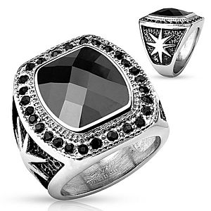 Masívny oceľový prsteň striebornej farby, veľký čierny kameň a okrúhle zirkóniky M06.27 vyobraziť