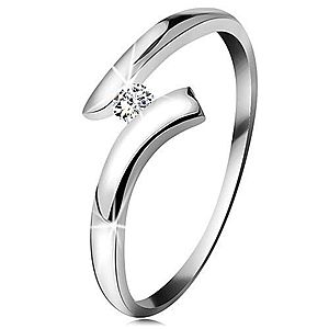 Diamantový prsteň z bieleho 14K zlata - žiarivý číry briliant, lesklé zahnuté ramená BT180.87/92 vyobraziť