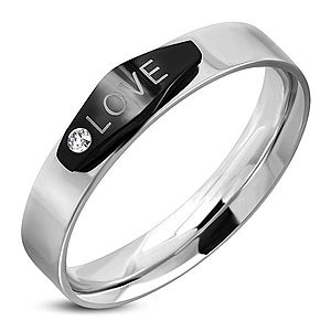 Oceľový prsteň striebornej farby, čierny ovál s nápisom LOVE a zirkónom K02.10 vyobraziť