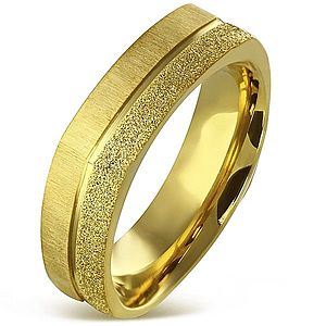 Hranatý prsteň z chirurgickej ocele zlatej farby - pieskovaný a saténový pás, 7 mm K04.09 vyobraziť
