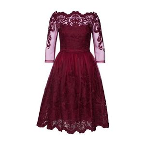 Chi Chi London Kokteilové šaty 'FLORA DRESS' burgundská vyobraziť