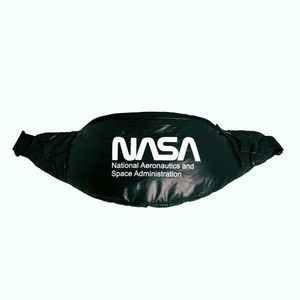 Mr. Tee NASA Shoulderbag black - UNI vyobraziť