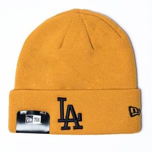 NEW ERA MLB League essential cuff knit LA Dodgers - Uni vyobraziť