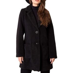 čierny dámsky kabát s vreckami vyobraziť
