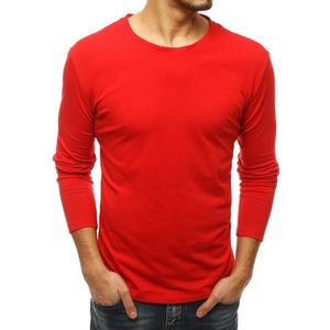 Červené pánske tričko bez potlače. vyobraziť