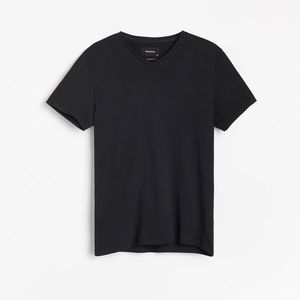 Reserved - Tričko s véčkovým výstrihom - Čierna vyobraziť