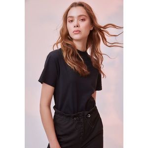 Trendyol Black Upright Collar Basic Knitted T-shirt vyobraziť