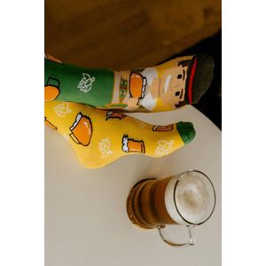 Žlto-zelené vzorované ponožky Pivár vyobraziť