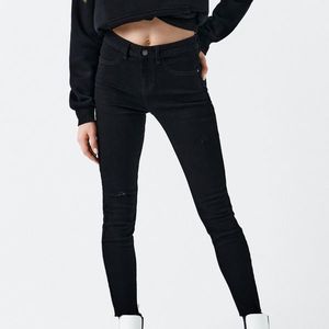 Cropp - Džínsy skinny s nízkym pásom - Čierna vyobraziť