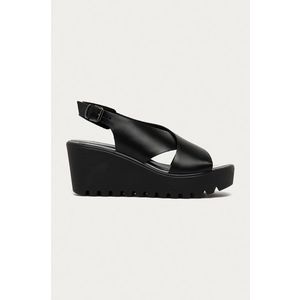 Kožené sandále Wojas dámske, čierna farba, na kline vyobraziť