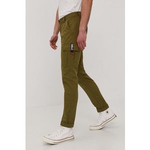 Nohavice Tommy Jeans pánske, zelená farba, rovné vyobraziť
