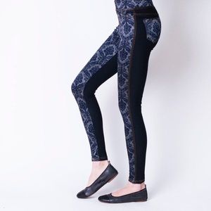 Art Of Polo Woman's Leggings sk15178 vyobraziť