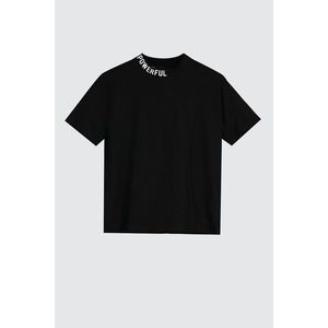 Trendyol Black Collar Printed Semifitted Knitted Shirt vyobraziť