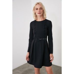 Trendyol Black Belt Dress vyobraziť