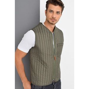 Y8611 DEWBERRY MEN's VEST-RIGHTS vyobraziť