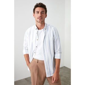 Trendyol White Male Slim Fit Buttoned Collar Thin Striped Shirt vyobraziť