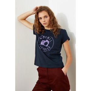 Trendyol Navy Blue Printed Basic Knitted T-Shirt vyobraziť