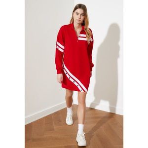 Trendyol Red Print Sweat Knitted Dress vyobraziť