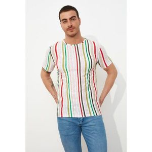 Trendyol Multicolored Men's Slim Fit Bike Collar Printed Short Sleeve T-Shirt vyobraziť