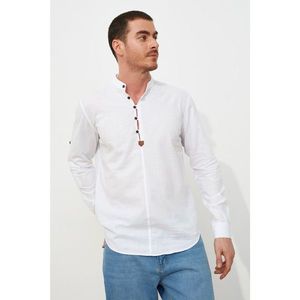 Trendyol White Men's Regular Fit Dominating Collar Shirt vyobraziť