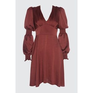 Trendyol Cinnamon Gipe Detailed Satin Dress vyobraziť