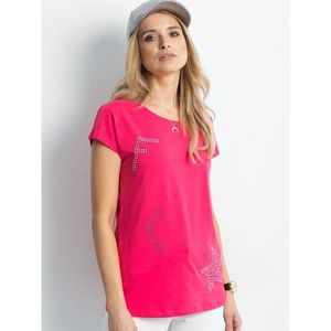 Dark pink t-shirt with a colorful application vyobraziť
