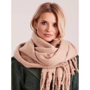 Beige knitted scarf vyobraziť