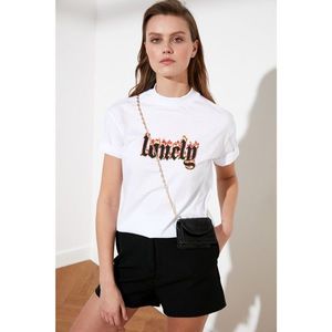Trendyol White Printed Upright Collar Basic Knitted T-Shirt vyobraziť