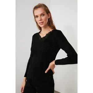 Trendyol Knitwear Sweater with Black Lace Detailing vyobraziť
