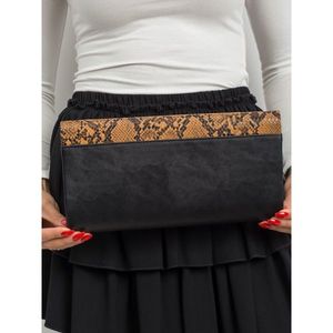 Black and brown clutch bag with an animal print vyobraziť