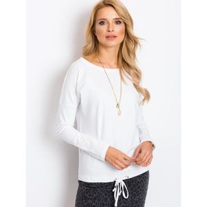 Basic white blouse with long sleeves vyobraziť