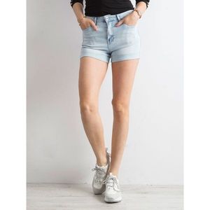 Ladies´ blue denim shorts with roll-up legs vyobraziť