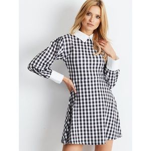 Black checkered dress with a collar vyobraziť