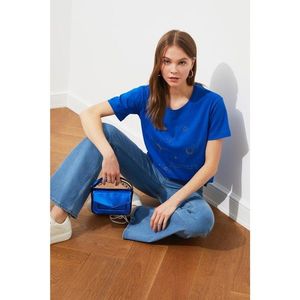 Trendyol Navy Blue Semi-fitted Printed Knitted T-Shirt vyobraziť