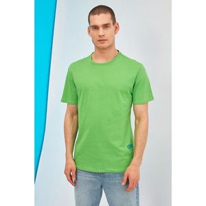 Trendyol Green Men's Regular Fit Bike Collar Short Sleeve Printed T-Shirt vyobraziť