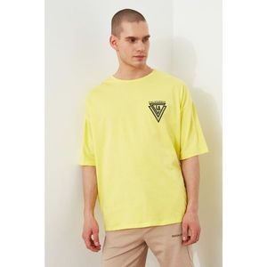 Trendyol Yellow Male Oversize Short Sleeve Printed T-Shirt vyobraziť