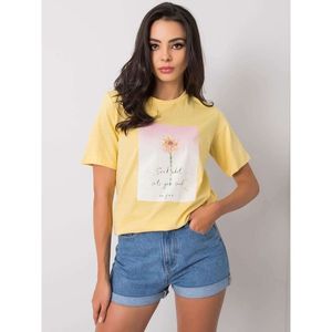 Yellow women's t-shirt with print vyobraziť