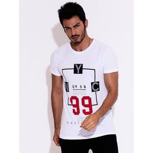 Men's white T-shirt with a text print vyobraziť